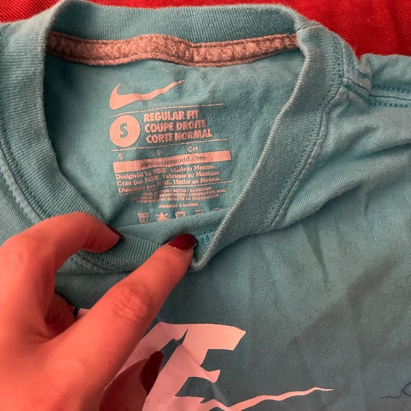 Nike - Picture 2 of 3